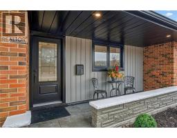 881 DUNBAR Road - 4