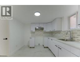 80 LANCASTER Street W - 32