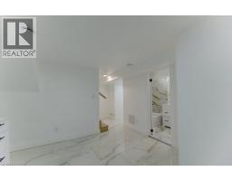 80 LANCASTER Street W - 34