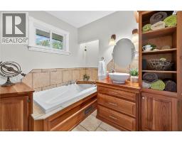 49 ERIE Avenue N - 24