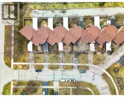 28 UNDERHILL Crescent UnitNo. 3 - 19