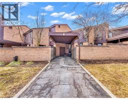 28 UNDERHILL Crescent UnitNo. 3 - 2