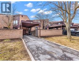 28 UNDERHILL Crescent UnitNo. 3 - 3