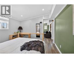 16 SWALLOW Lane - 24