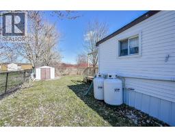 16 SWALLOW Lane - 40