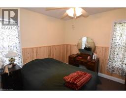 122 BRUCE Street - 11