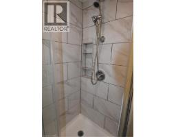 122 BRUCE Street - 18