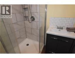 122 BRUCE Street - 19