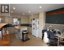 122 BRUCE Street - 6