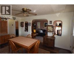 122 BRUCE Street - 9