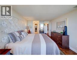 6 WILLOW Street UnitNo. 2206 - 30