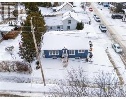 32 NICHOL Street W - 3