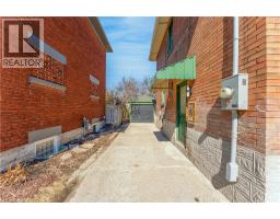 24 ONWARD Avenue - 33