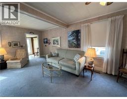 221 CHAPMAN Street E - 14