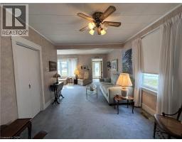 221 CHAPMAN Street E - 15