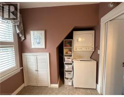 221 CHAPMAN Street E - 18