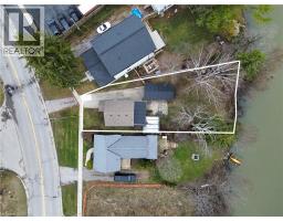 221 CHAPMAN Street E - 2