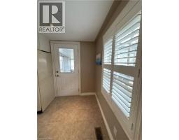 221 CHAPMAN Street E - 36