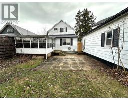 221 CHAPMAN Street E - 43