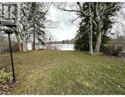 221 CHAPMAN Street E - 45