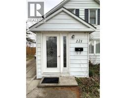 221 CHAPMAN Street E - 8