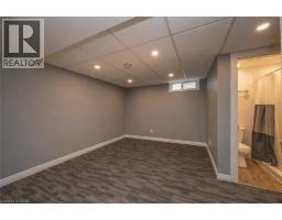 4 LYNDHURST Avenue - 17