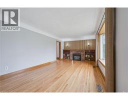 543 PHILIP Crescent - 13