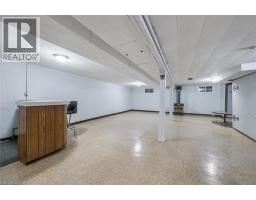 543 PHILIP Crescent - 32