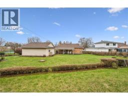 543 PHILIP Crescent - 36