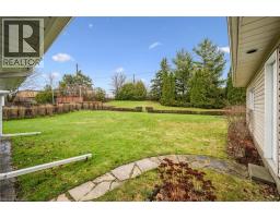 543 PHILIP Crescent - 38