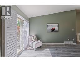 19 SOMERSET Drive UnitNo. 16 - 19