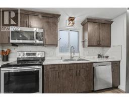 7 WYCLIFFE Place - 11