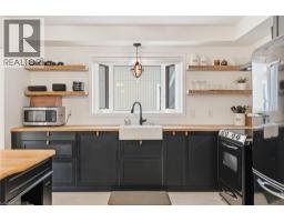 260 BINNING Street W - 13