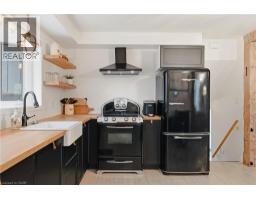 260 BINNING Street W - 16