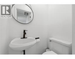 260 BINNING Street W - 32