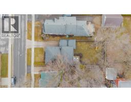 260 BINNING Street W - 35