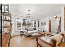 260 BINNING Street W - 8