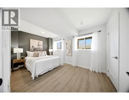 51 SPARROW Avenue UnitNo. 15 - 9