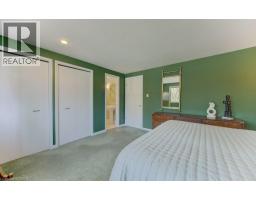 128 DALEWOOD Drive - 33