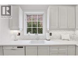 122 DUNBAR Road S - 11