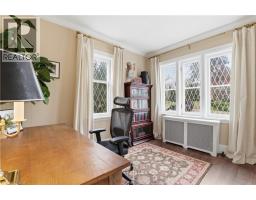 122 DUNBAR Road S - 14