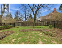 122 DUNBAR Road S - 28