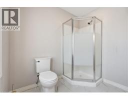 120 LINKS Crescent - 20