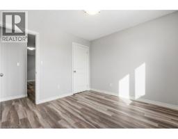 120 LINKS Crescent - 23