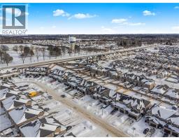 120 LINKS Crescent - 32