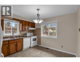 318 BURNETT Avenue - 11