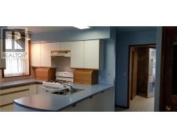 36 JOHN Street W - 19