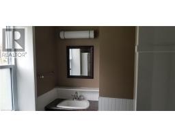 36 JOHN Street W - 32