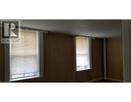 36 JOHN Street W - 33