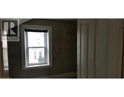 36 JOHN Street W - 35